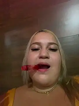 Snapshot of MinaBoss chatting on 17, 3, 2025 MinaBoss online show from 17, 3, 2025