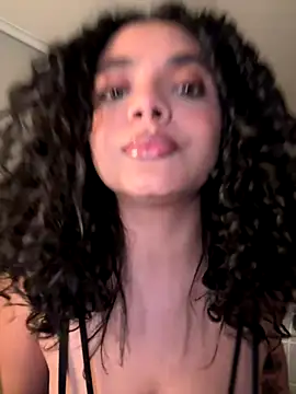 Snapshot of Mariecurl chatting on 23, 11, 2025 Mariecurl online show from 23, 11, 2025