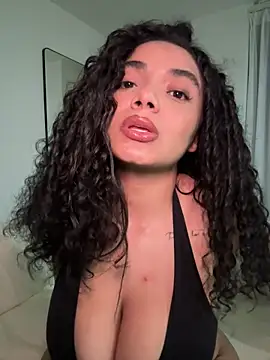 Snapshot of Mariecurl chatting on 1, 10, 2025 Mariecurl online show from 1, 10, 2025