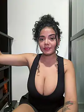 Snapshot of Mariecurl chatting on 20, 2, 2025 Mariecurl online show from 20, 2, 2025