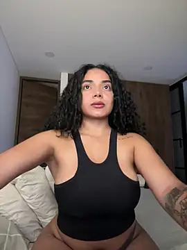 Snapshot of Mariecurl chatting on 6, 3, 2025 Mariecurl online show from 6, 3, 2025