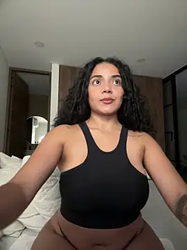 Snapshot of Mariecurl chatting on 7, 3, 2025 Mariecurl online show from 7, 3, 2025