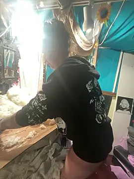 SummerBlueMoon online show from 4, 3, 2026