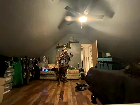 Snapshot of SummerBlueMoon chatting on 22, 11, 2025 SummerBlueMoon online show from 22, 11, 2025