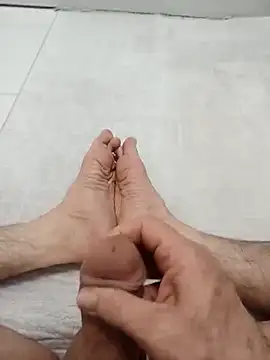 Hardapple01 online show from 5, 3, 2025