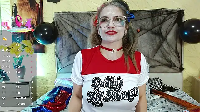 Esmeralda oikos online show from 31, 10, 2025