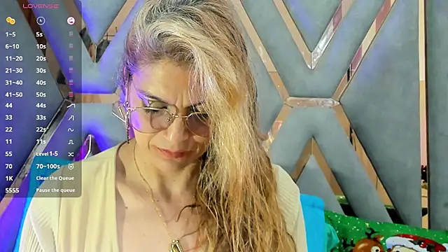 Esmeralda oikos online show from 20, 12, 2025