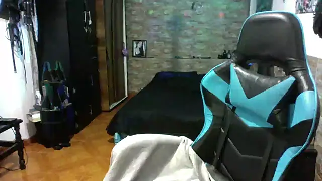 AngelaQueen  online show from 8, 9, 2025