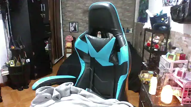 AngelaQueen  online show from 17, 4, 2026