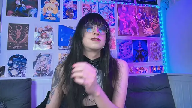 snowblack  online show from 26, 9, 2025