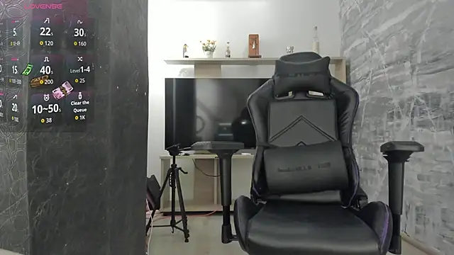 LunaBaker-1 online show from 9, 10, 2025