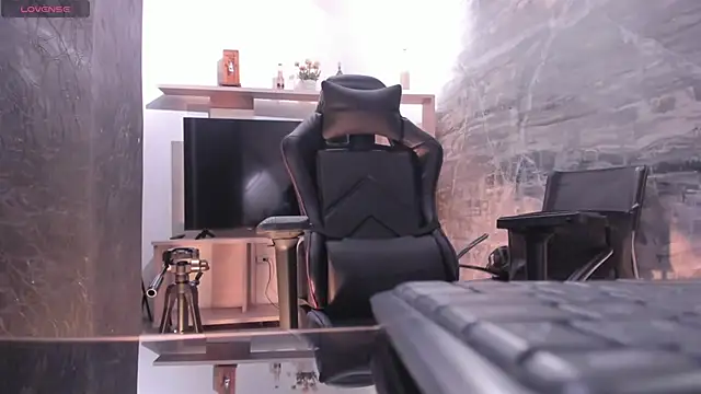 LunaBaker-1 online show from 28, 11, 2025