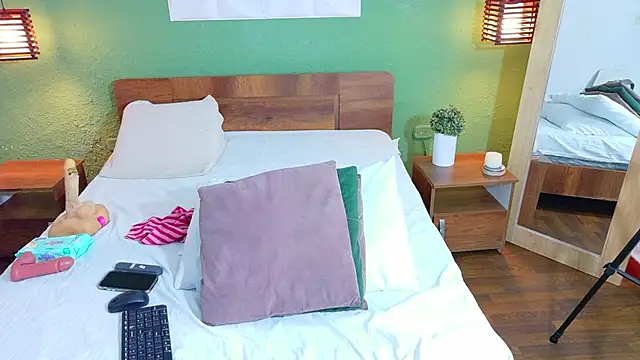 dannaahbrown online show from 18, 10, 2025