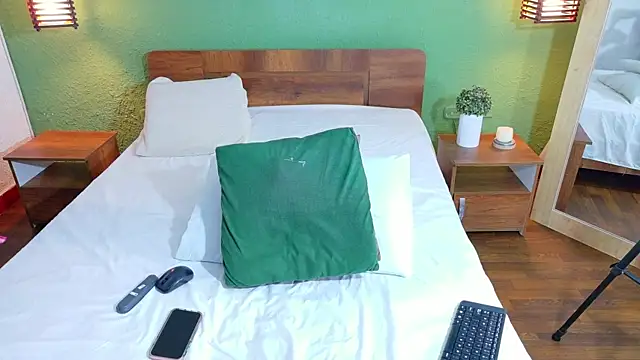 dannaahbrown online show from 27, 10, 2025