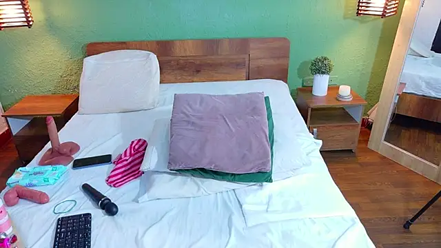 Snapshot of dannaahbrown chatting on 4, 3, 2026 dannaahbrown online show from 4, 3, 2026