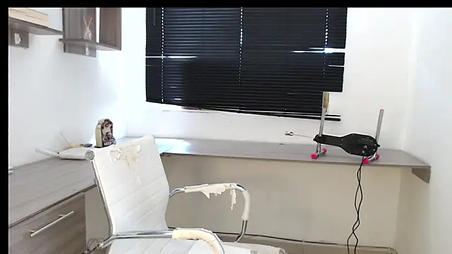 MIYESSI online show from 8, 9, 2025