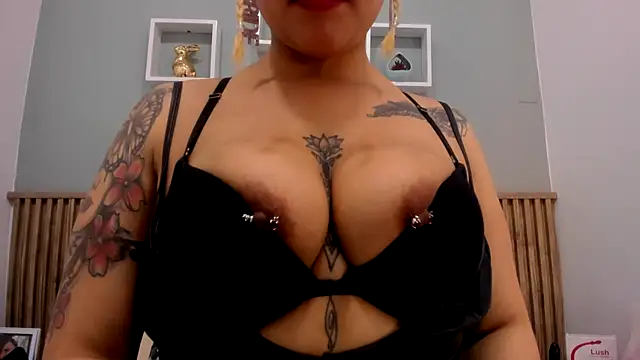 SalommeeT online show from 27, 11, 2025