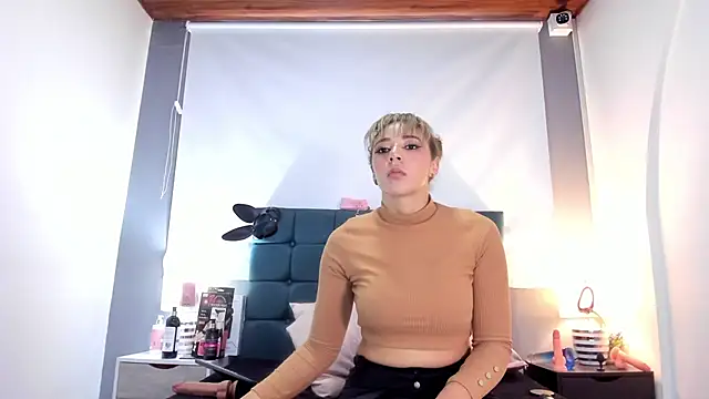 charlott lens online show from 30, 9, 2025