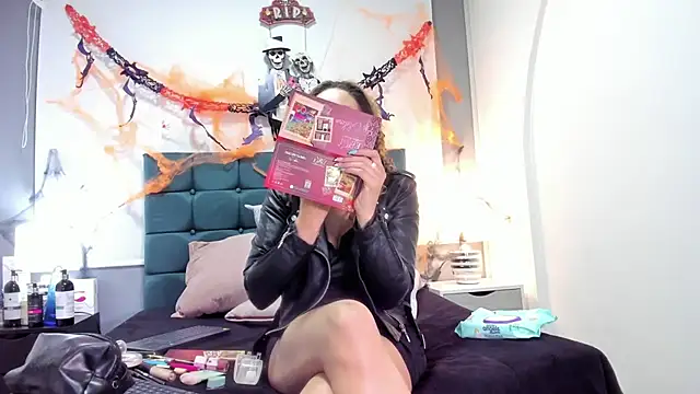 charlott lens online show from 25, 10, 2025