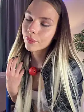 KittyKatyDream online show from 5, 2, 2025