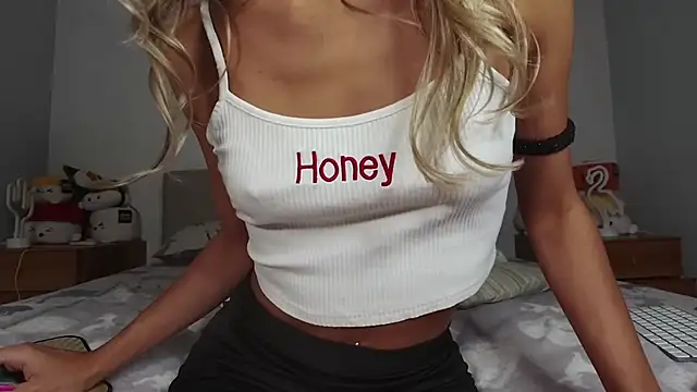 Chiara 2002 online show from 28, 9, 2025