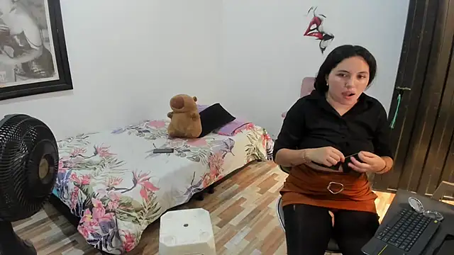  girls on fire  online show from 8, 11, 2025