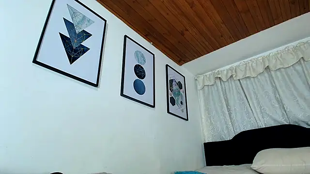 Snapshot of sam_her chatting on 9, 10, 2025 sam her online show from 9, 10, 2025