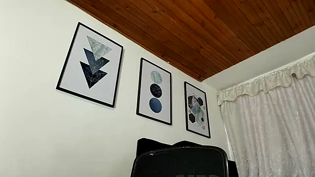 Snapshot of sam_her chatting on 8, 11, 2025 sam her online show from 8, 11, 2025