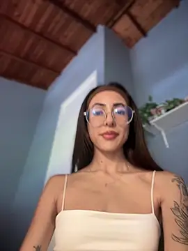 lauravasquez online show from 13, 9, 2025