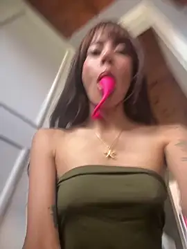 lauravasquez online show from 5, 5, 2026