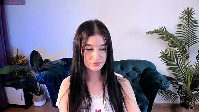 LauraCoy online show from 27, 1, 2025