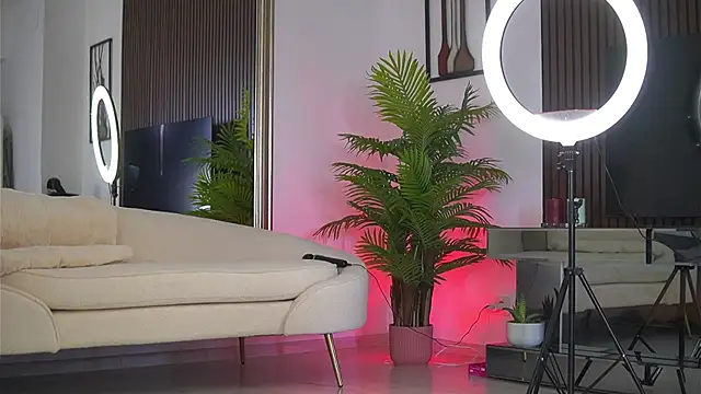 Snapshot of Abbela_White chatting on 5, 7, 2026 Abbela White online show from 5, 7, 2026