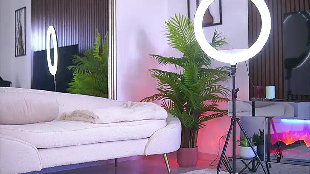 Snapshot of Abbela_White chatting on 17, 6, 2026 Abbela White online show from 17, 6, 2026