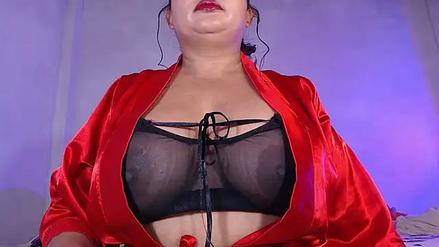 NadiaWhite online show from 2, 12, 2025