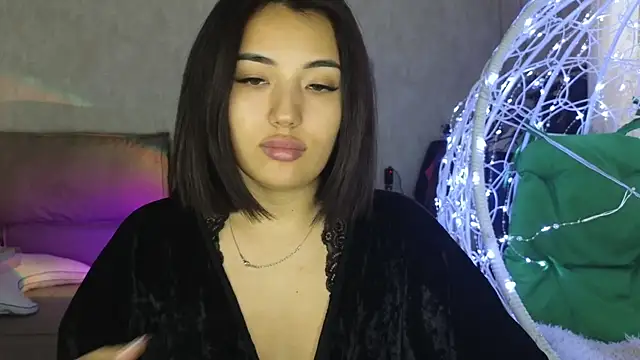 lily  foster online show from 17, 11, 2025