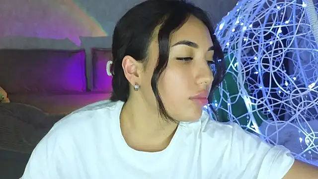 lily  foster online show from 8, 11, 2025