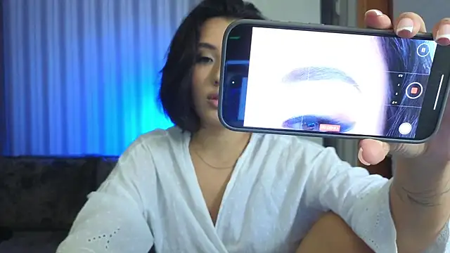 lily  foster online show from 26, 9, 2025