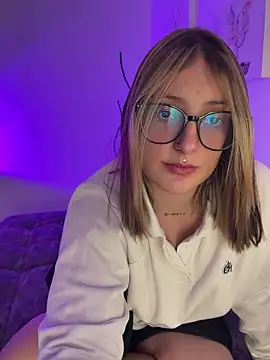 Megan lu2 online show from 25, 2, 2026