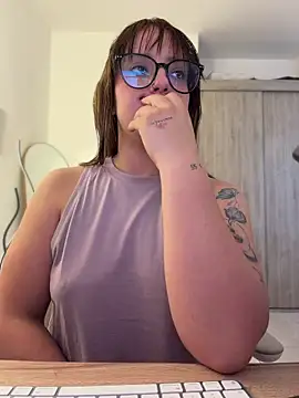 Megan lu2 online show from 28, 5, 2026