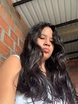 moncerrat luna online show from 19, 2, 2025