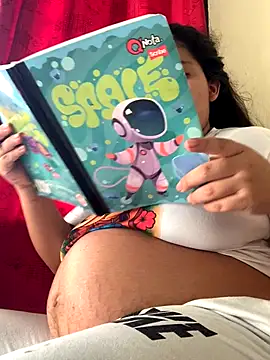 moncerrat luna online show from 5, 10, 2025