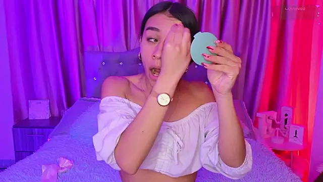 Snapshot of Emiily_Scott1 chatting on 5, 2, 2026 Emiily Scott1 online show from 5, 2, 2026