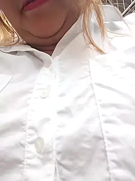 HORNY MATURE25 online show from 10, 4, 2026