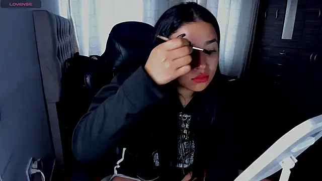 aliice walker  online show from 14, 4, 2026