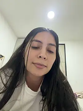 Sophie  Foxxx online show from 15, 4, 2026