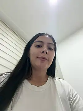 Snapshot of Sophie__Foxxx chatting on 4, 6, 2026 Sophie Foxxx online show from 4, 6, 2026