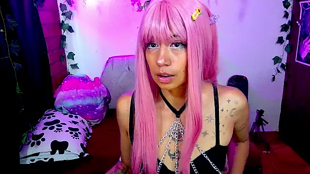 Roxanbunny1 online show from 4, 12, 2025