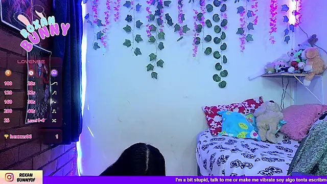 Roxanbunny1 online show from 18, 4, 2026