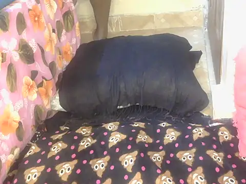 Pretty hazel online show from 13, 10, 2025