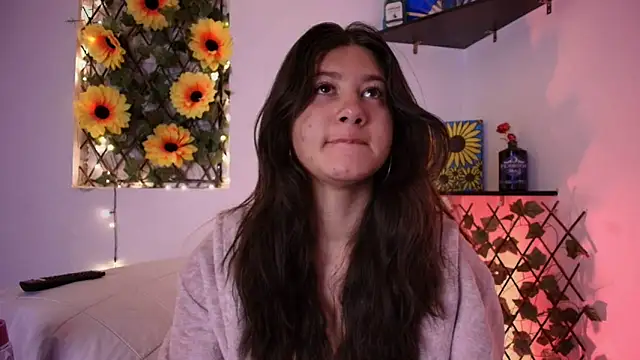 kisstarxxx online show from 14, 4, 2026